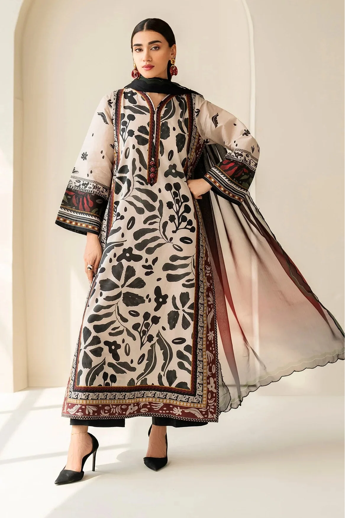 BAROQUE - 3PC LAWN PRINTED SHIRT WITH SILK PRINTED DUPATTA AND TROUSER - HZG2922