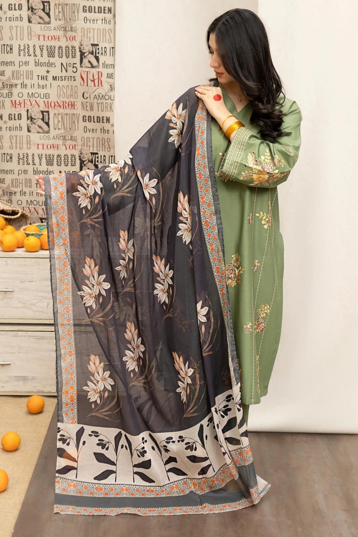 URGE - 3PC LAWN EMBROIDERED SHIRT WITH MANAAR PRINTED DUPATTA AND EMBROIDERED TROUSER - HZG1599