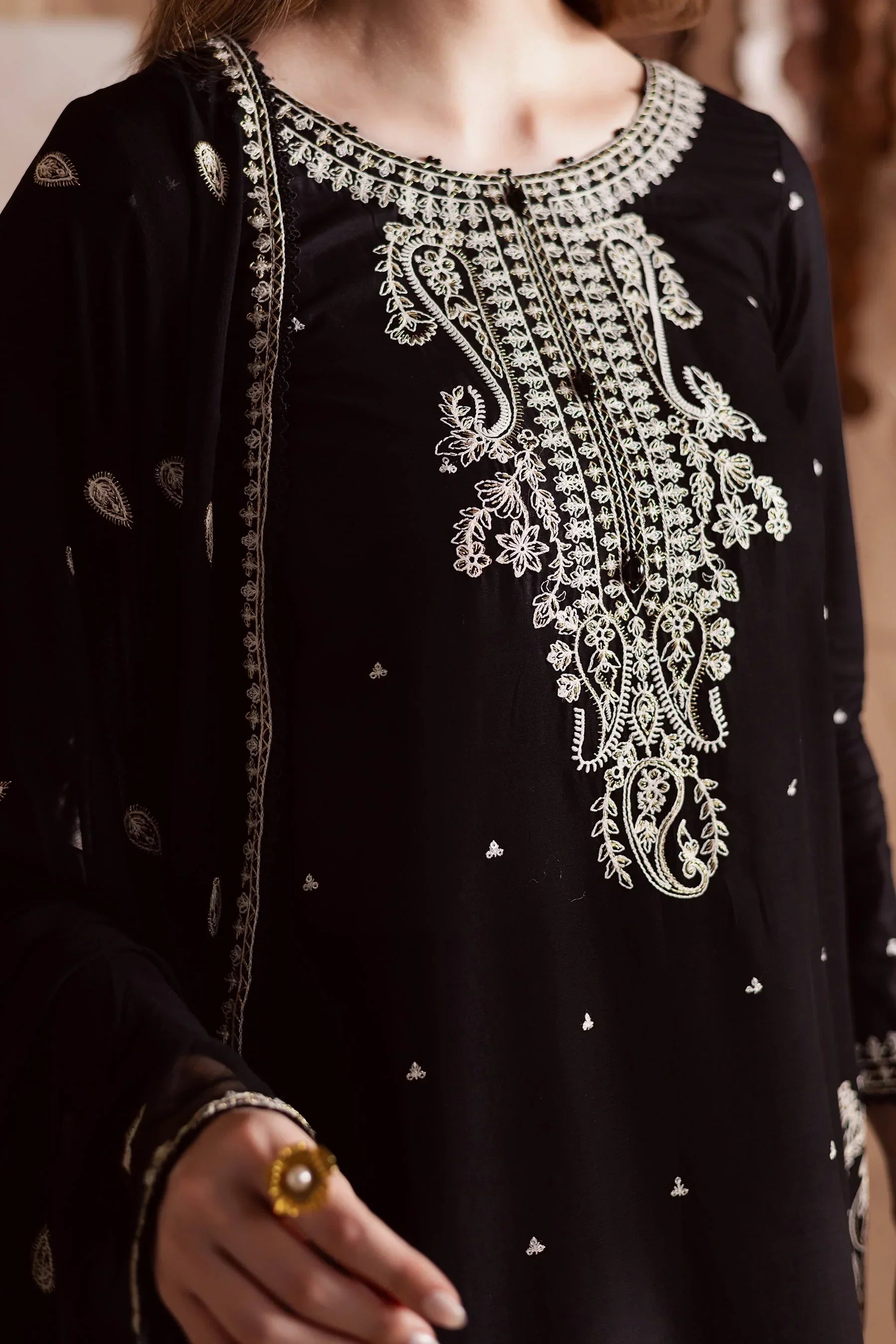 BATIK - 3PC DHANAK EMBROIDERED SHIRT WITH CHIFFON EMBROIDERED DUPATTA AND TROUSER - HZG2335
