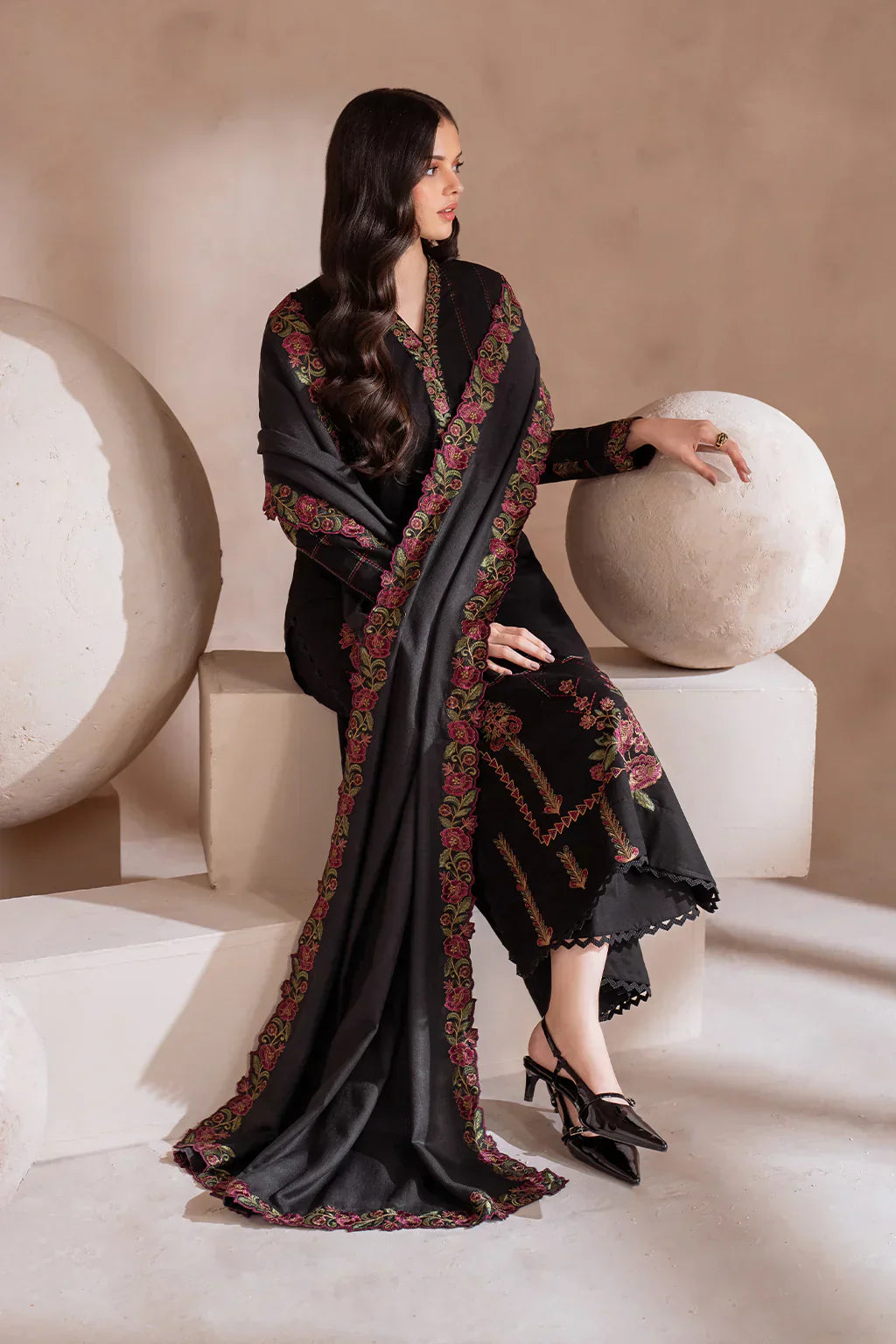 IZNIK - 3PC DHANAK EMBROIDERED SHIRT WITH CHIFFON EMBROIDERED DUPATTA  AND TROUSER - HZG2041