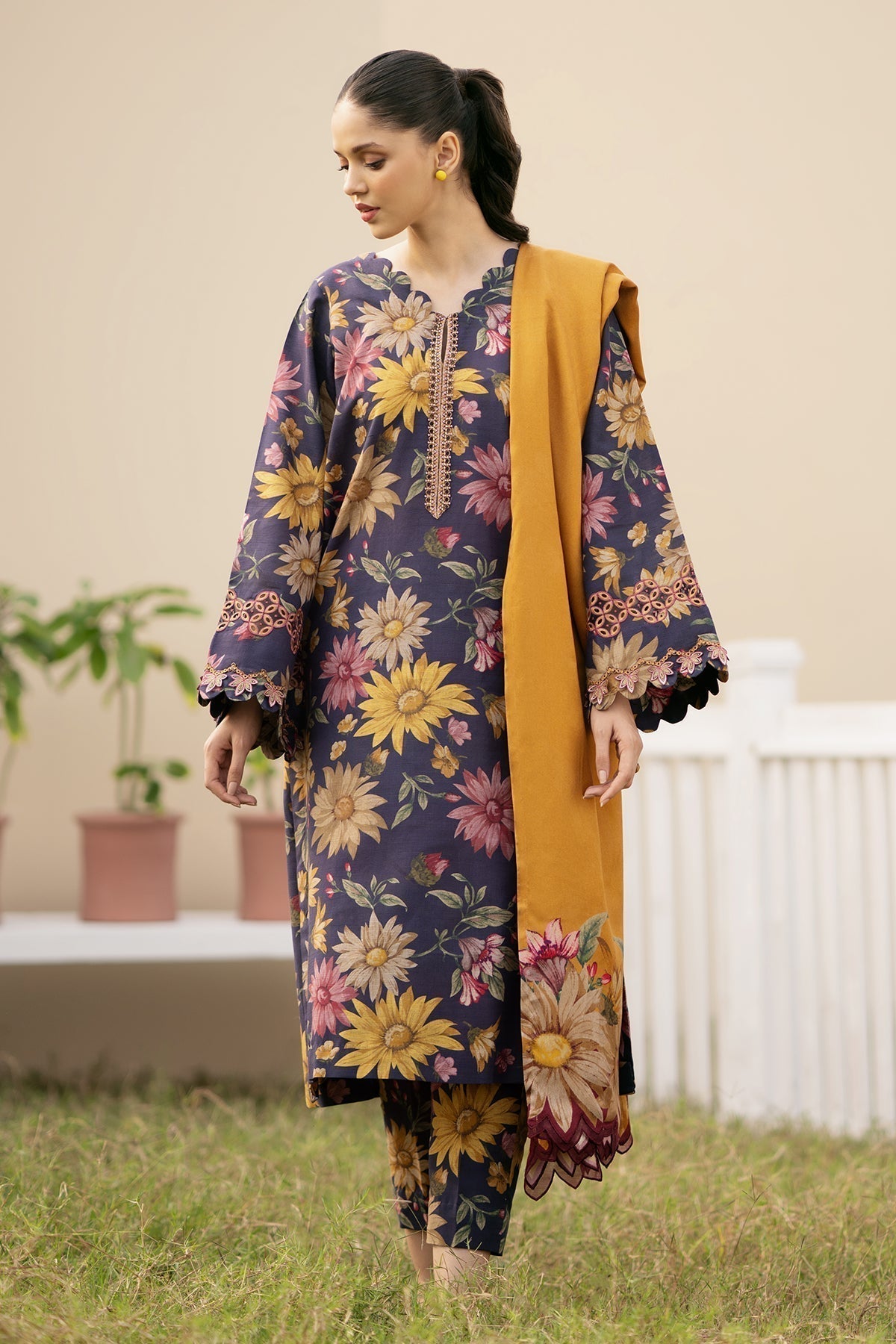 BAROQUE - 3PC KHADDAR PRINTED SHIRT WITH PRINTED DUPATTA AND TROUSER - HZG1449