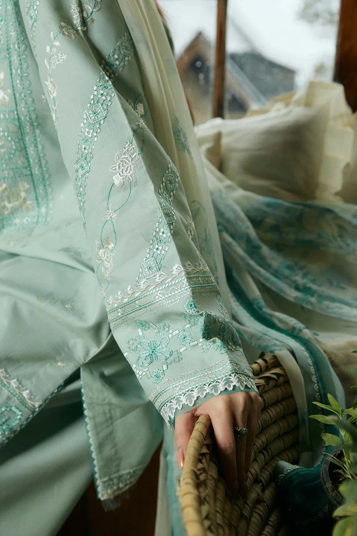 ZARA SHAH JAHAN - 3PC DHANAK EMBROIDERED SHIRT WITH TWILL PRINTED SHAWL AND TROUSER - HZG1688