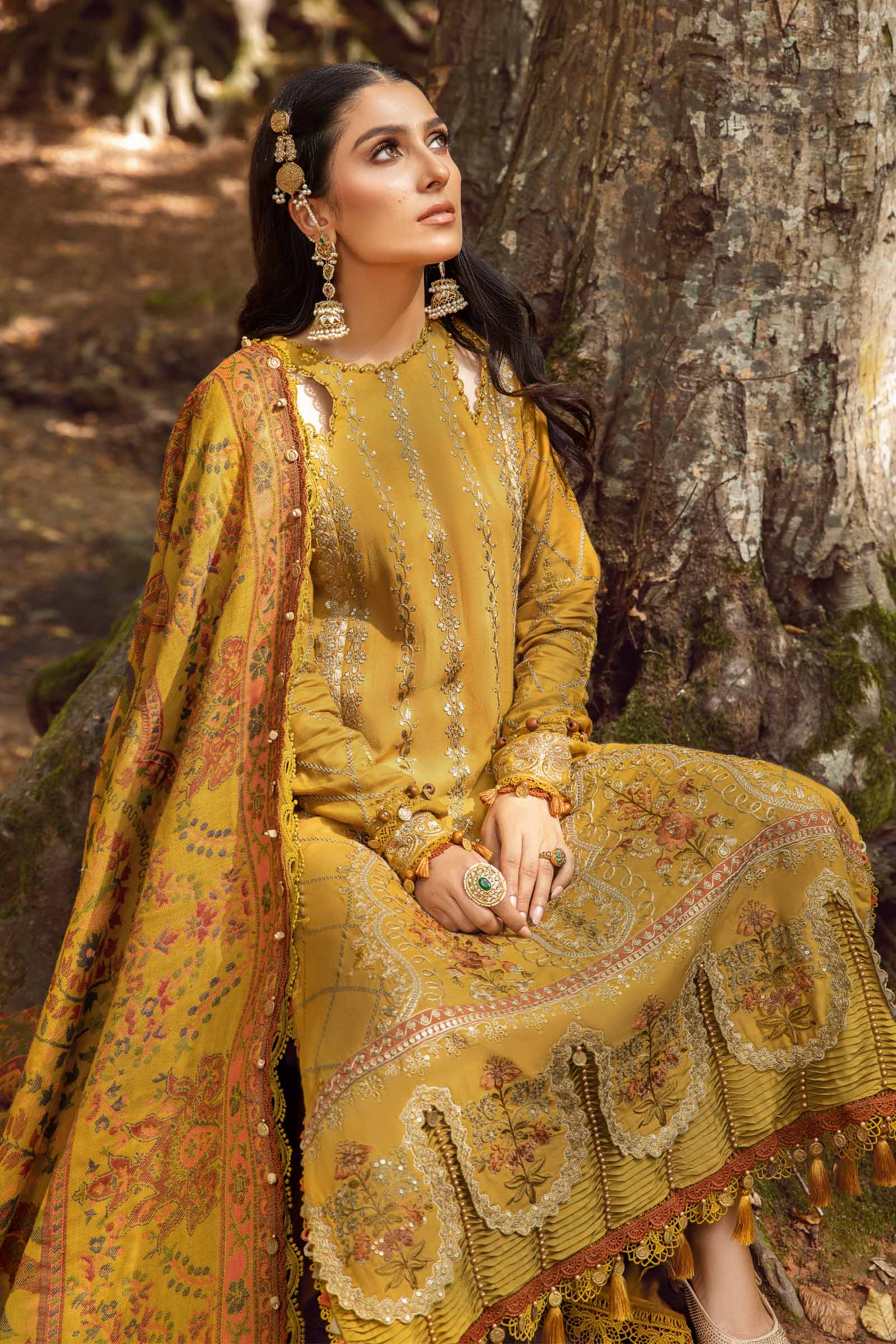 MARIA B - 3PC KARANDI EMBROIDERED SHIRT WITH TWILL PRINTED SHAWL AND TROUSER - HZU2458