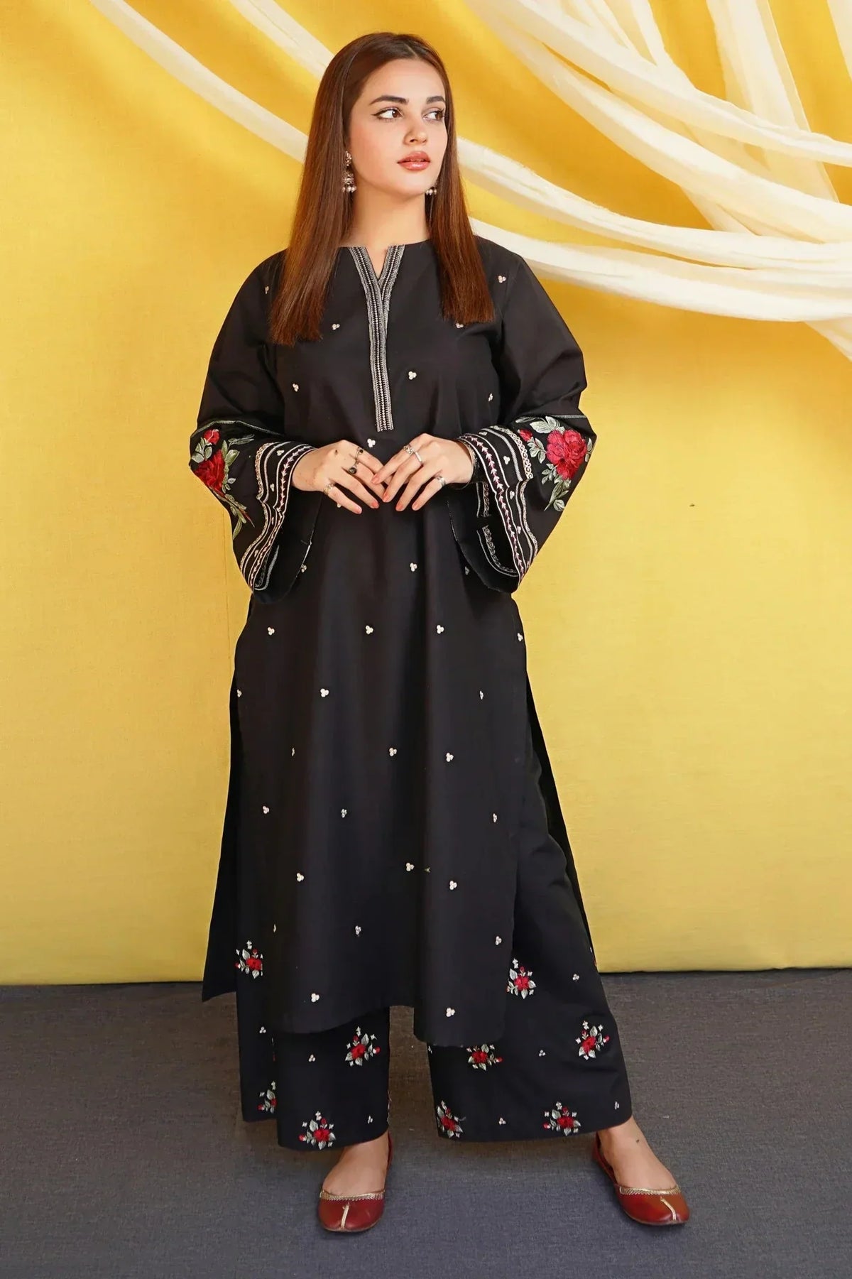 URGE - 2PC DHANAK EMBROIDERED SHIRT WITH EMBROIDERED TROUSER - HZG2572