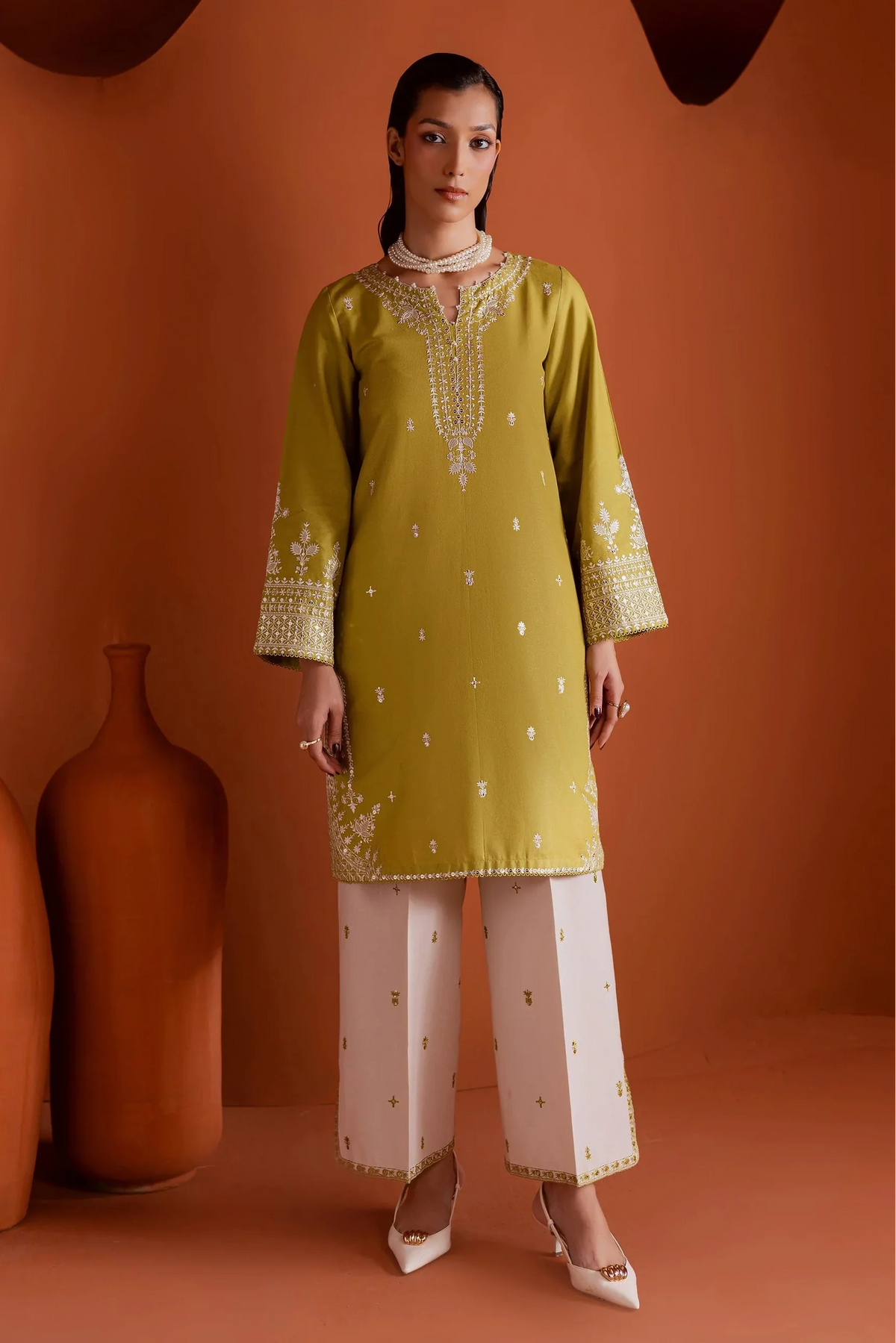 BATIK  - 2PC LAWN EMBROIDERED SHIRT AND EMBROIDERED TROUSER - HZG3017