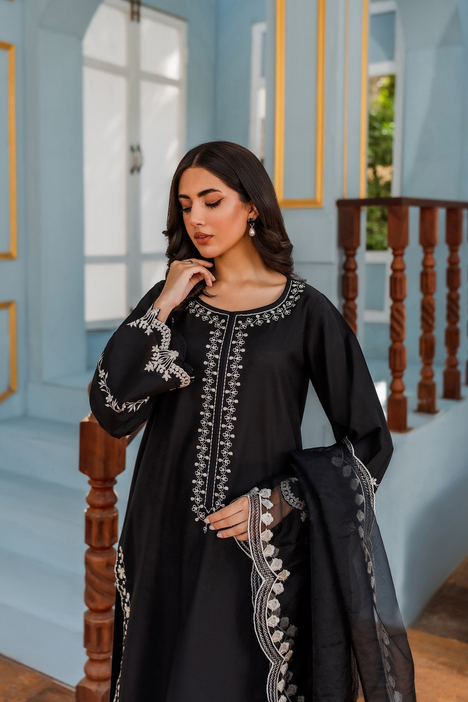 BATIK - 3PC DHANAK EMBROIDERED SHIRT WITH ORGANZA EMBROIDERED DUPATTA AND TROUSER - HZG1834