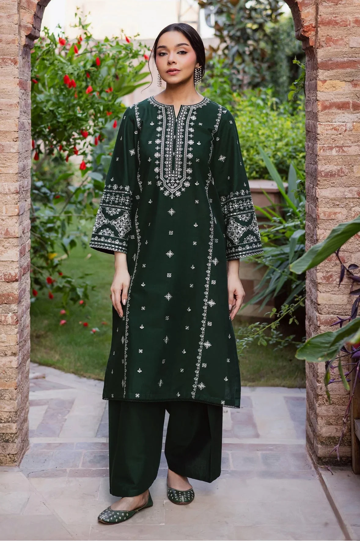 BATIK  - 2PC LAWN EMBROIDERED SHIRT AND EMBROIDERED TROUSER - HZG3019