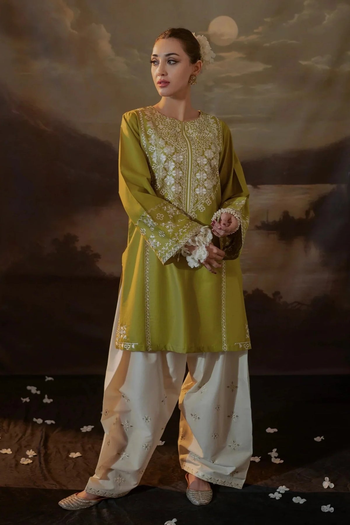 URGE - 2PC LAWN EMBROIDERED SHIRT AND EMBROIDERED TROUSER - HZG2143